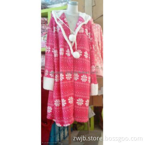 Lady\'s nightware/bathrobes